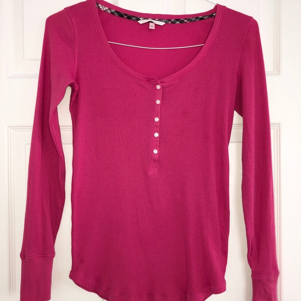Victoria’s Secret Magenta Long-sleeved Top (small)